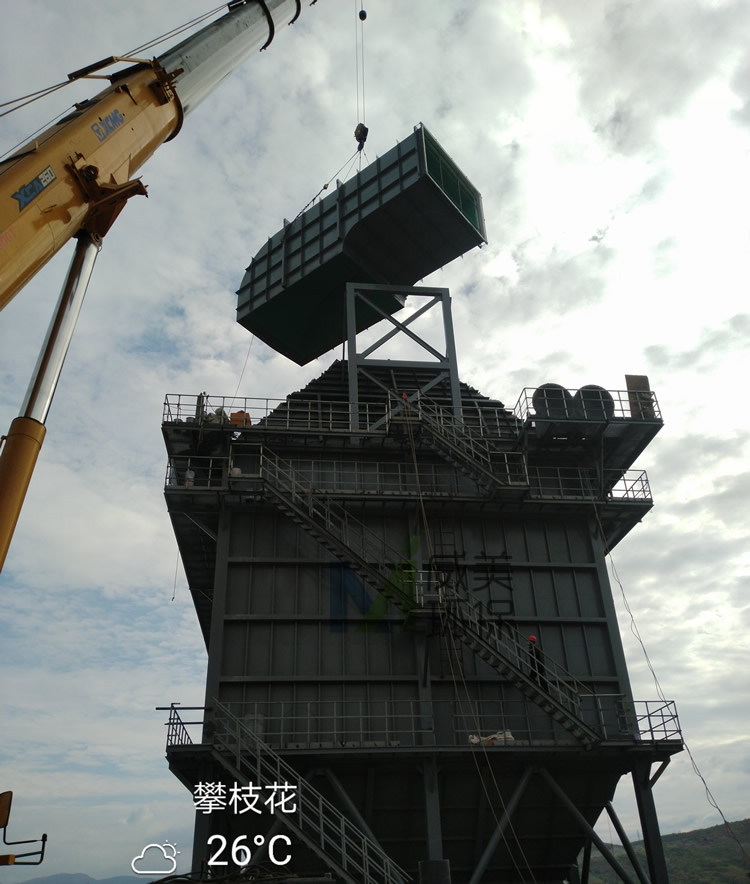 河北威美環(huán)保磷化工60萬(wàn)氣量水淬渣、渣汽收集處理靜電除霧器施工現(xiàn)場(chǎng)